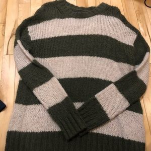 American eagle green sweater